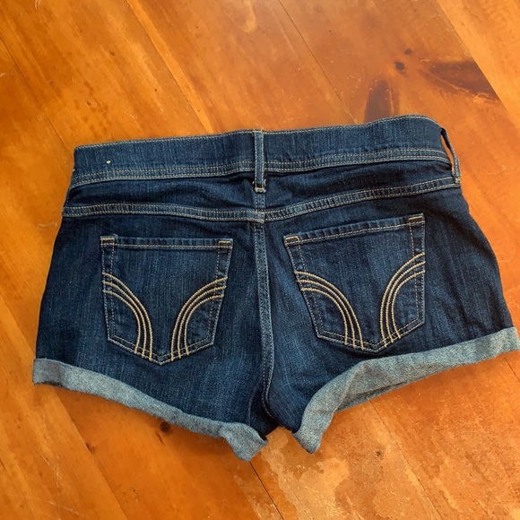 Hollister short-short low rise, size 5 - Picture 2 of 2